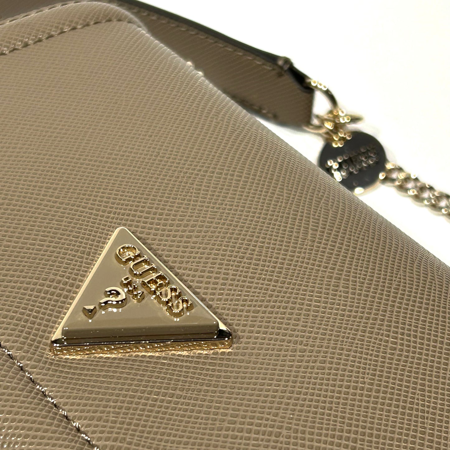 Guess Tasche – Nelka Umhängetasche – VG930707