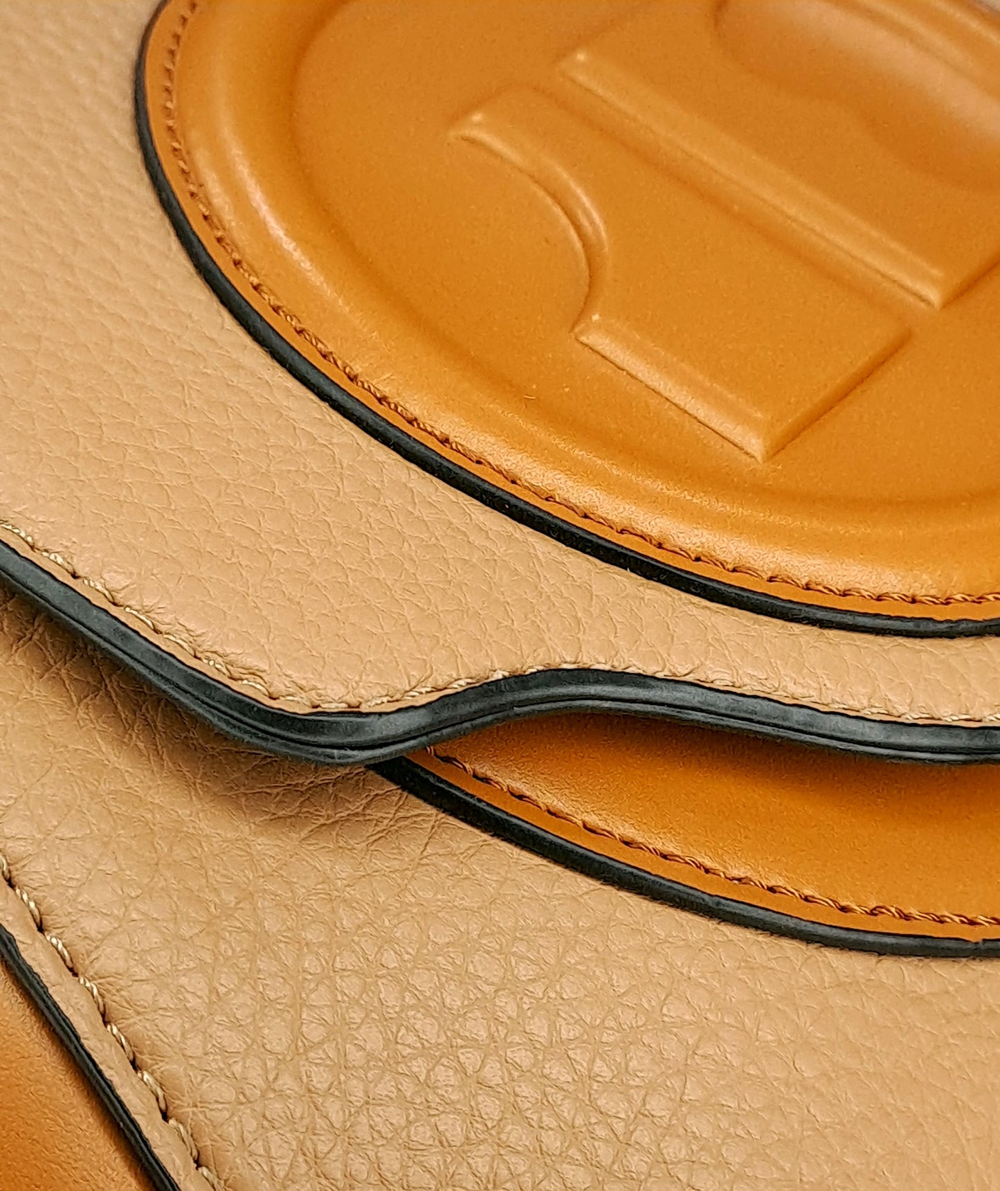 00MODEL Jacques Esterel Bag - Model - Reference
