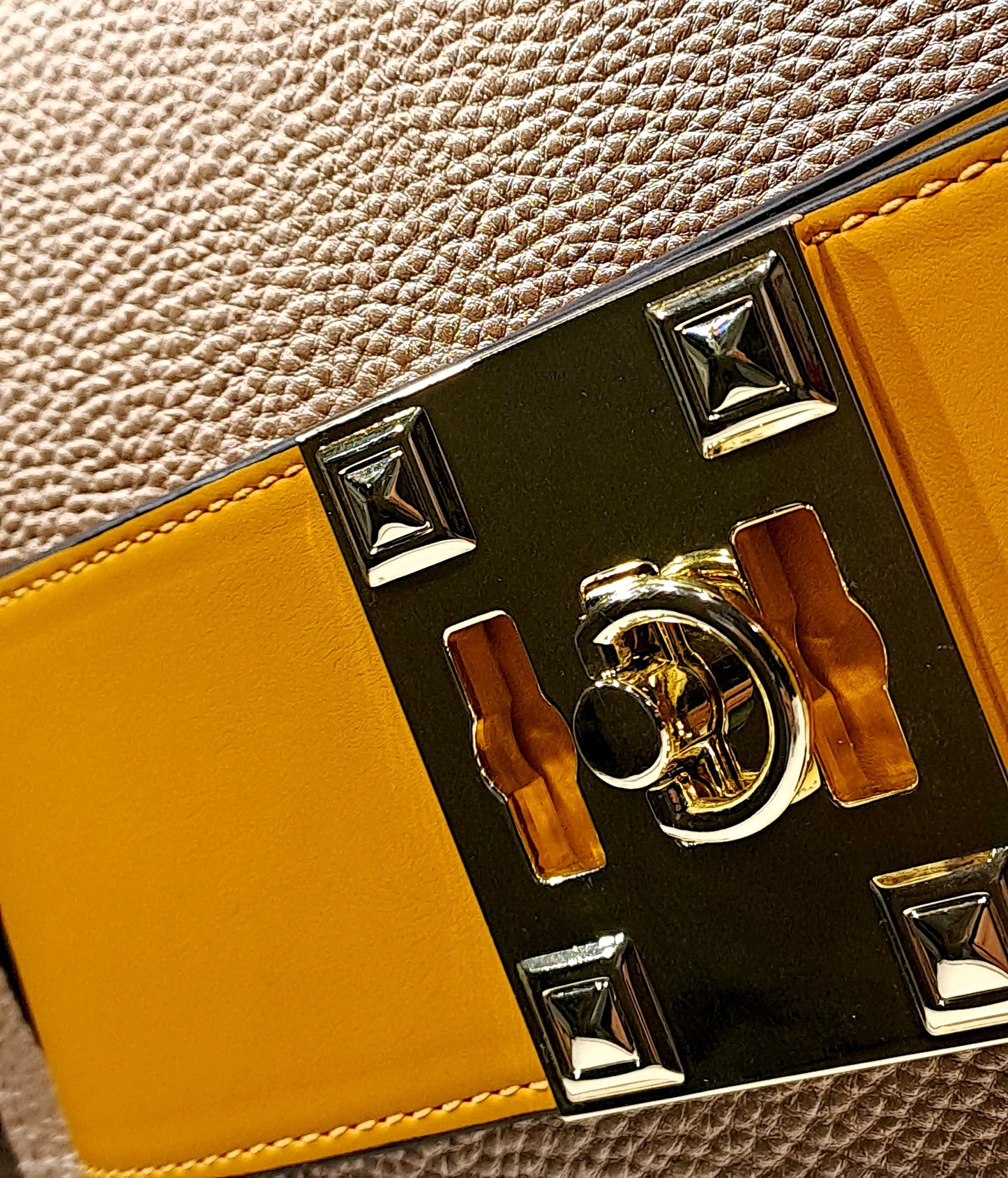 00MODEL Jacques Esterel Bag - Model - Reference